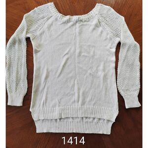 (1414) Rue21 Ladies Sweater  Size:  Medium
